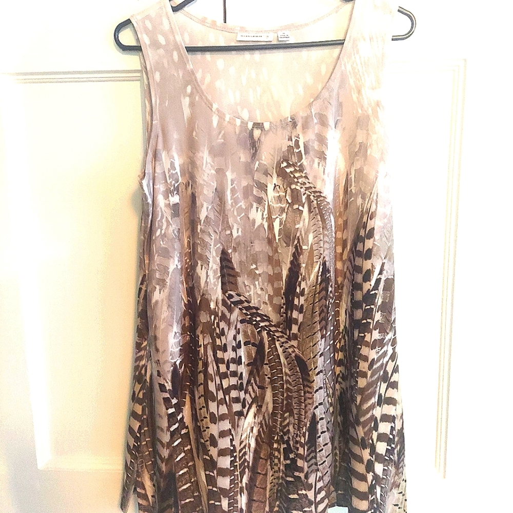 SUSAN GRAVER SLEEVELESS TOP.